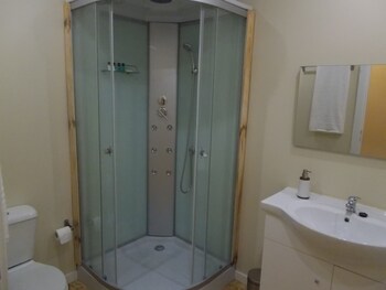 Eira Do Vez Bathroom Shower