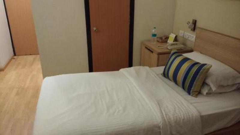 Lemon Tree Hotel Udyog Vihar Gurugram Room