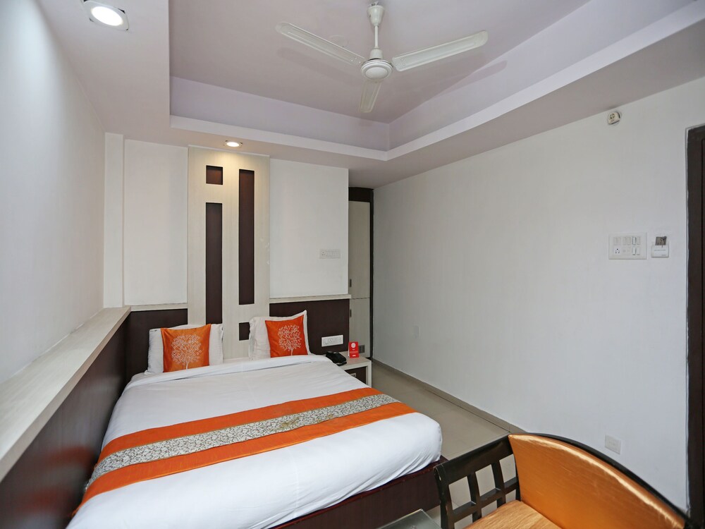 Oyo 4312 Hotel Park Street Guestroom