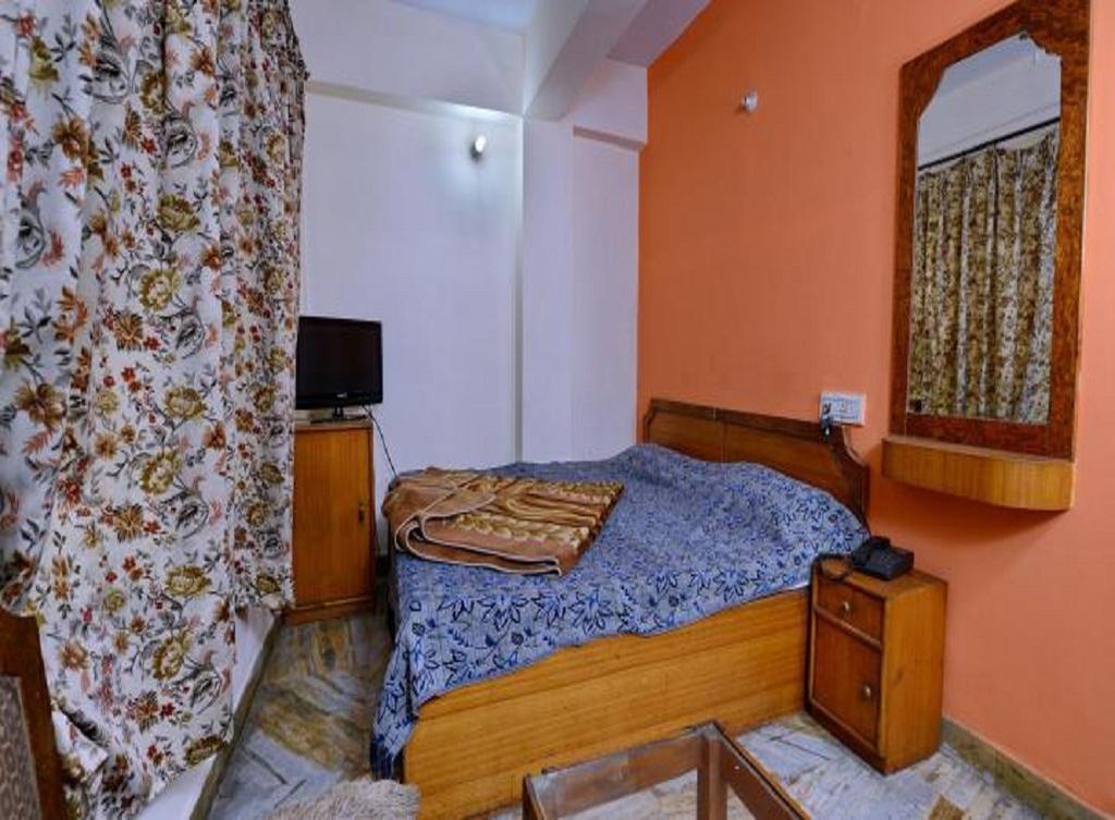 Oyo 16897 Hotel Shubham Continental 