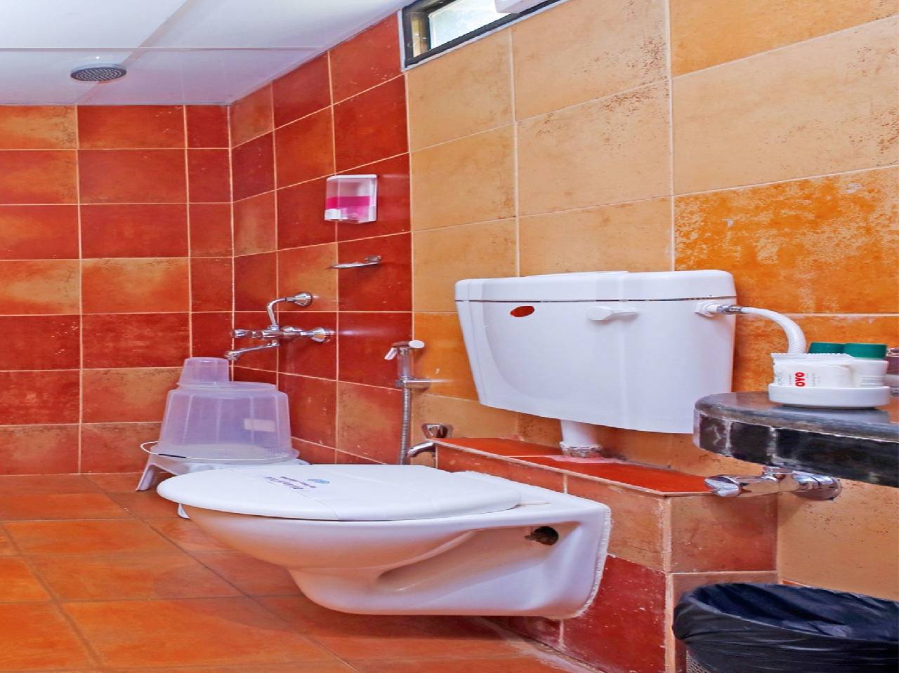 Oyo 9850 Hotel On The Rocks 