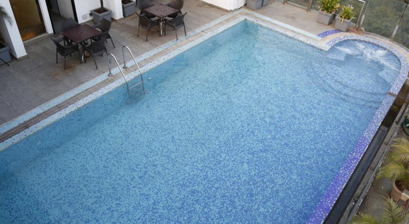 Hotel Yogi Midtown Pool