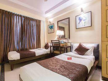 Oyo Rooms Marine Lines 