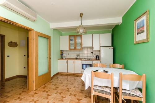 Apartments Iztok 