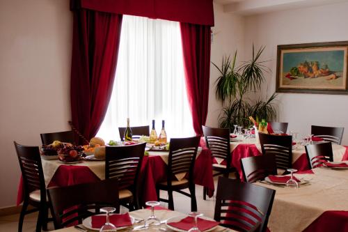 Pigalle Hotel 