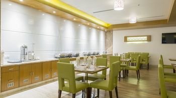 Sai International Hotel Dining