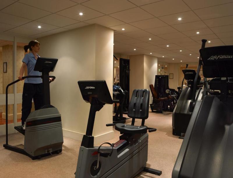 The Grand Hotel Eastbourne ( گرند هتل ایستبورن) Sports and Entertainment