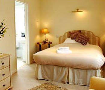 Glade End Guest House 