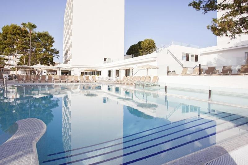 Grupotel Farrutx Pool