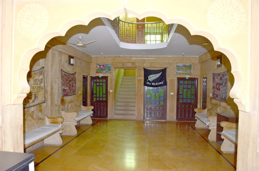 Hotel Marina Mahal Interior Entrance