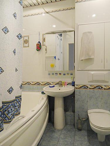 Apartment On Meridiannaya Ulitsa 6 