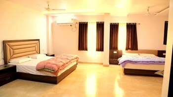 Hotel Lokpriya Inn Guestroom