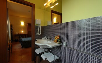 Hotel Marzia Bathroom