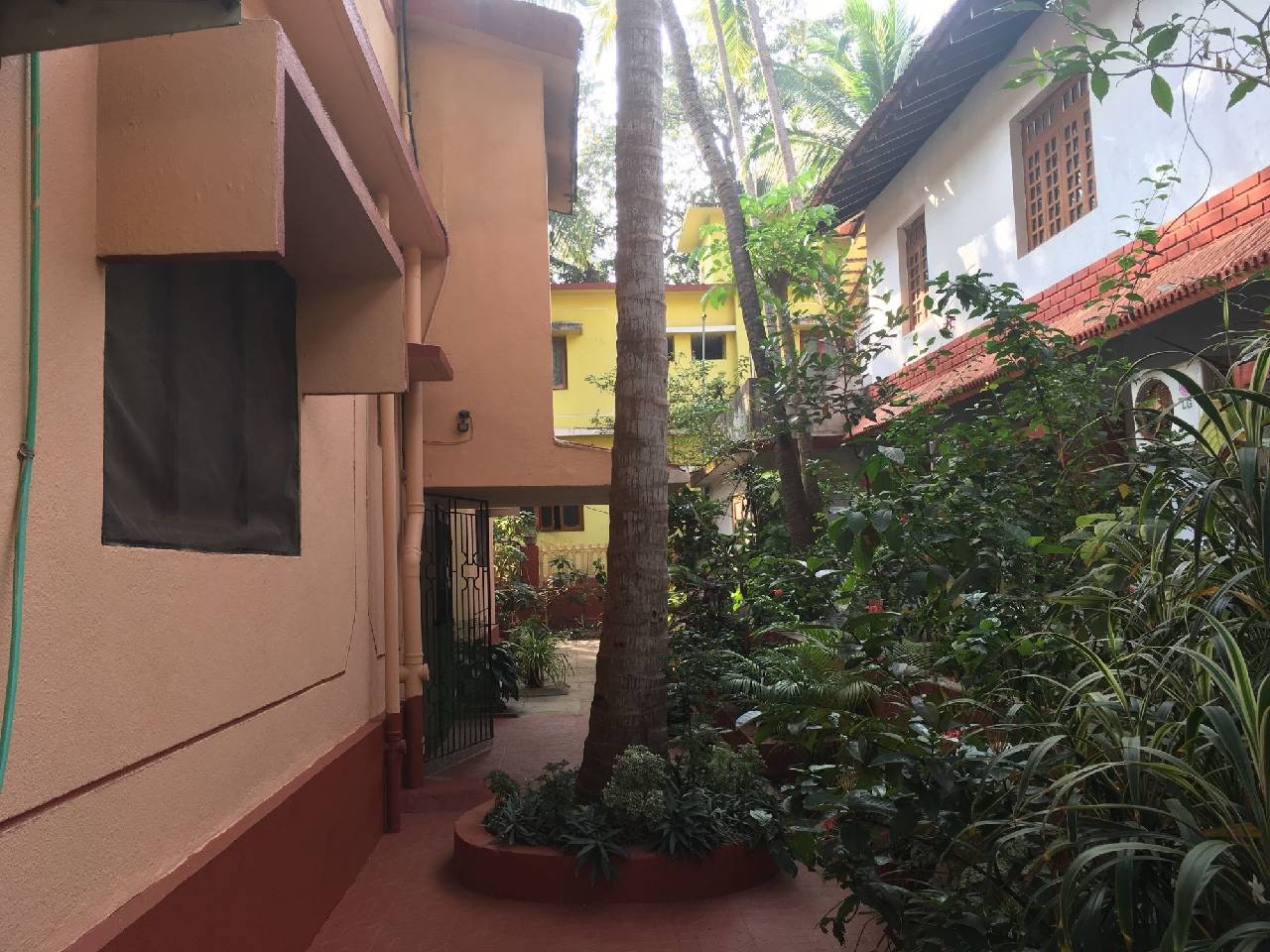 Oyo 7958 Stayout Fernandes Villa 