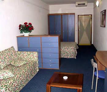 Byron Hotel 
