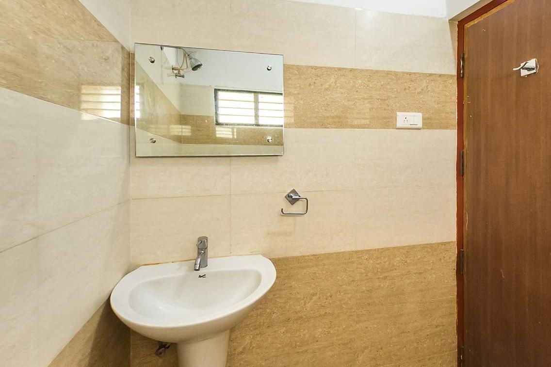 Hotel Imperial Regency (هتل ایمپریال ریجنسی) 