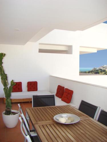 Torrequebrada Golf Gardens Apartment Hotel Description