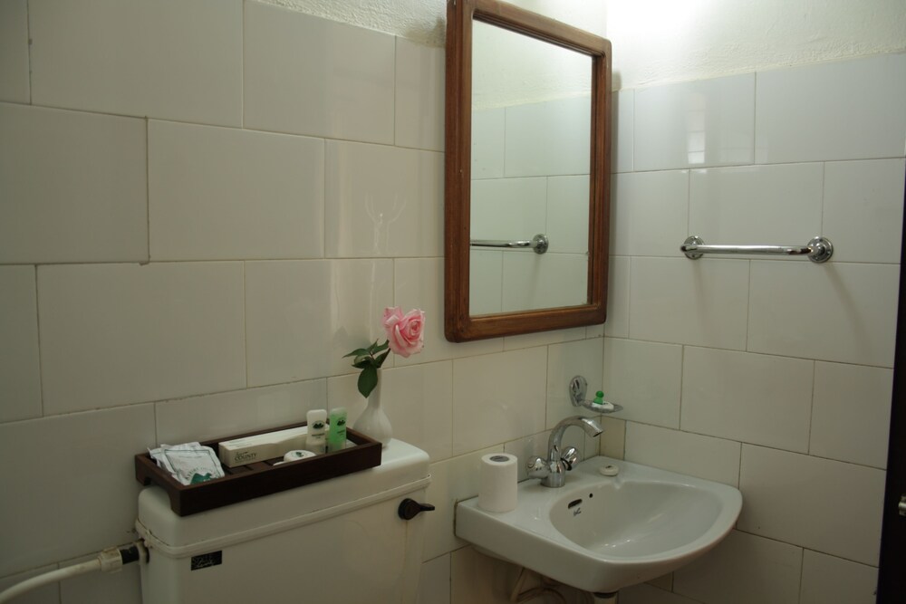 Ayur County Bathroom
