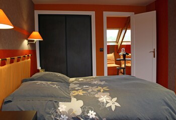 Hostellerie De La Mer Guestroom