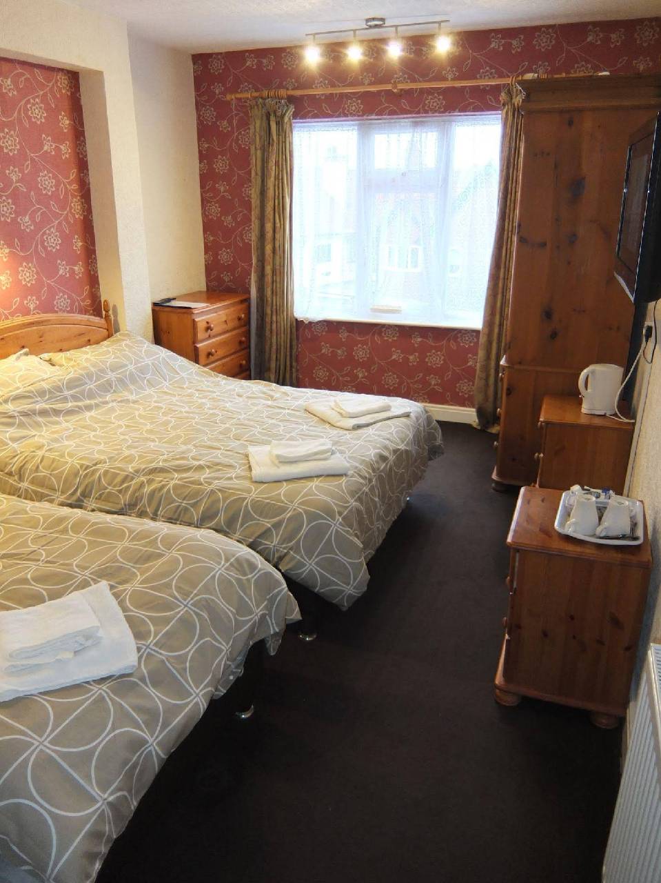 The Monsell Hotel ( مونسل هتل) 