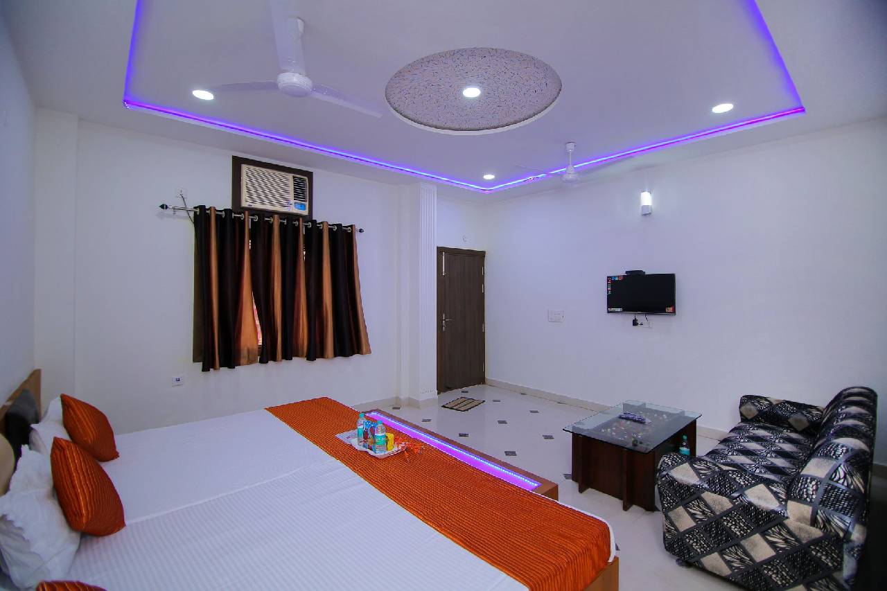 Oyo 9135 Shree Krishna Hotel 