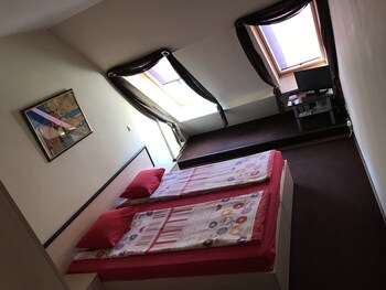 Hotel Restaurant Chairite (هتل رستاورانت چیریت) 