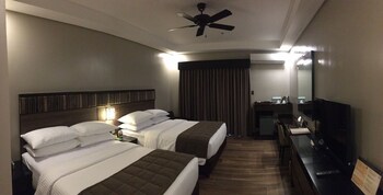 Two Seasons Coron Bayside Hotel (توو سیزنس كورون بیسید هتل) Guestroom