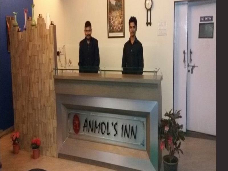 Anmols Inn (آنمولس این) 