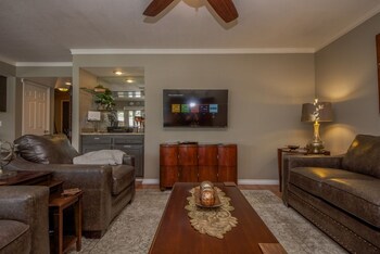 Luxurious 6br 7min To Las Vegas Strip Lobby Sitting Area