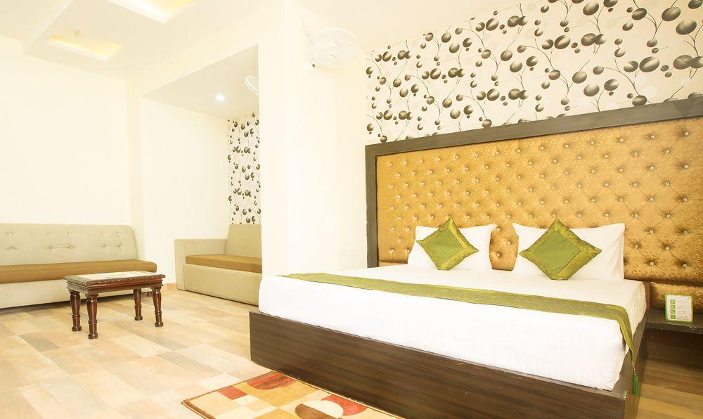 Vibhav Grand 
