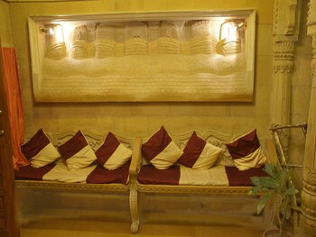 Hotel Lal Garh Fort And Palace Lobby Sitting Area