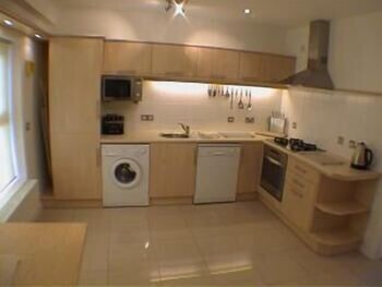 Earle House Serviced Apartments In-Room Kitchen