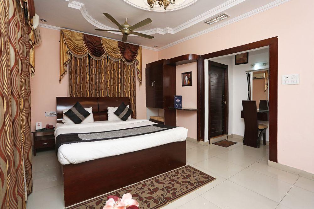 Oyo 8672 Hotel Friends 