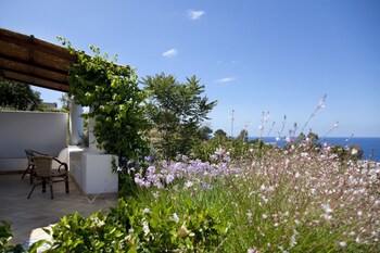 Hotel Ravesi Exterior