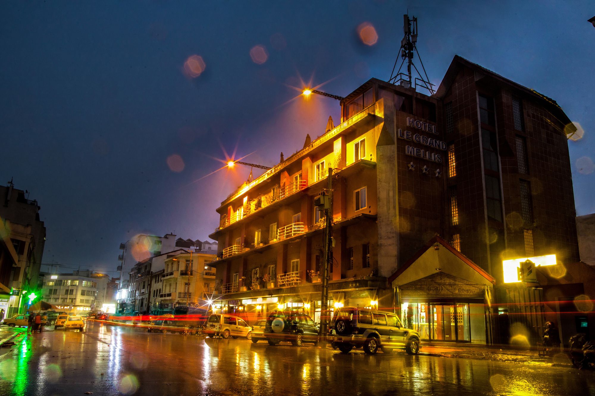 Le Grand Mellis Hôtel & Spa (ل گرند ملیس هôتل و اسپا) 