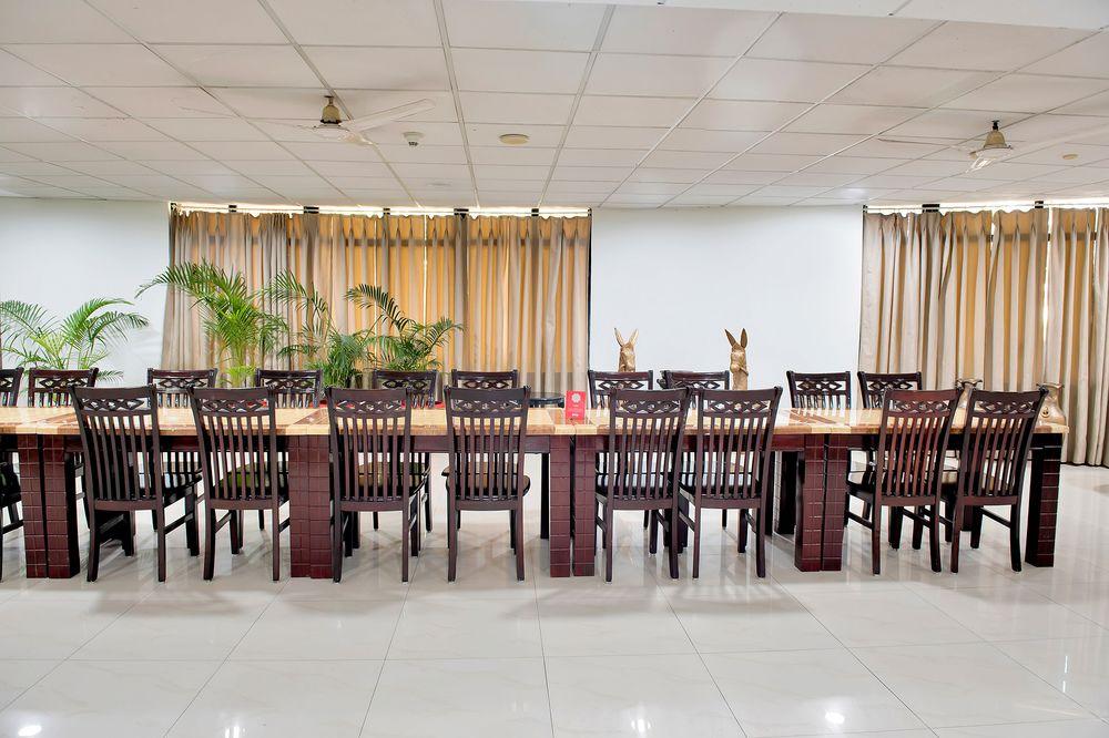 Oyo 11614 Hotel Vvip Stays 