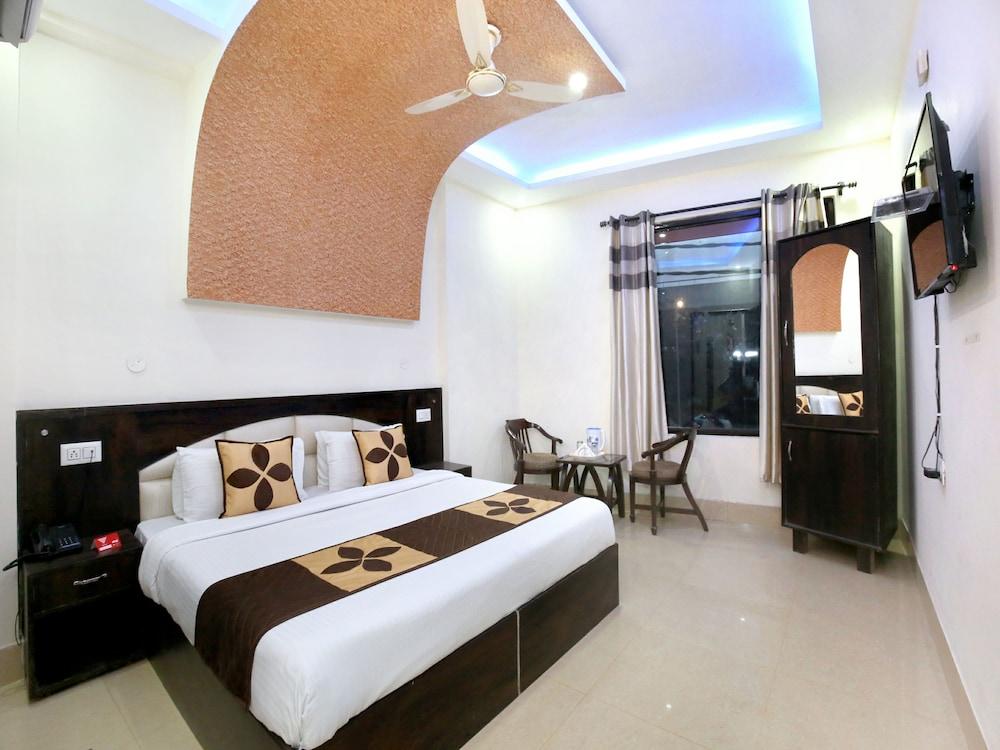 Hotel J S Regency 
