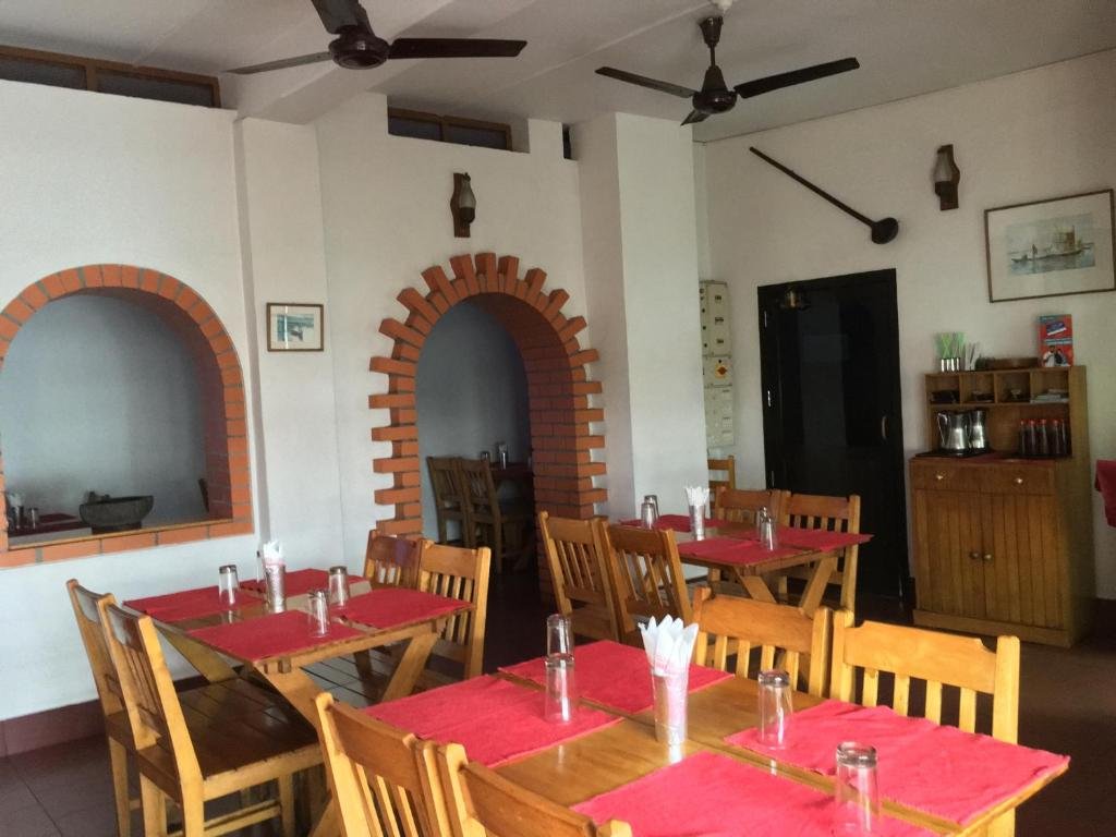 Homestead Hotel (هومستید هتل) 