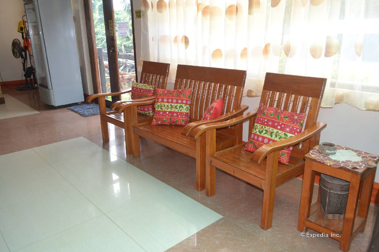 Jurias Pension 