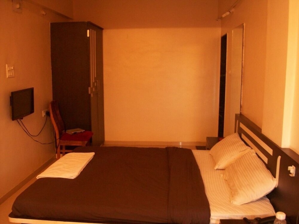 Hotel Yashraj Inn Guestroom