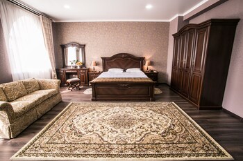 Shah Palace Hotel 