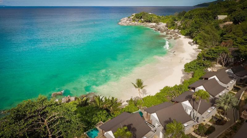 Carana Beach Hotel (كارانا بیچ هتل) 