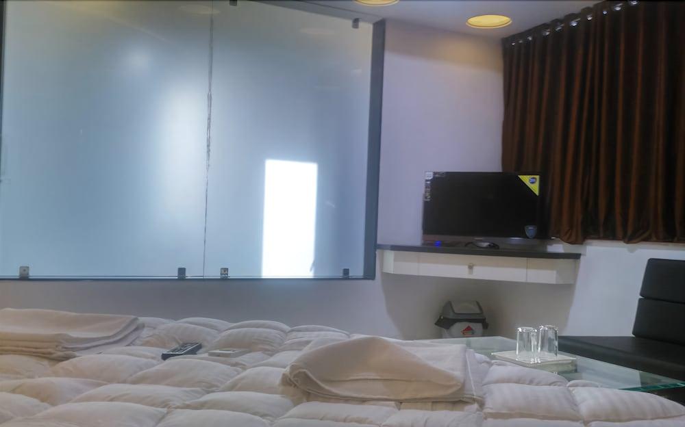 Hotel Vraj Inn 
