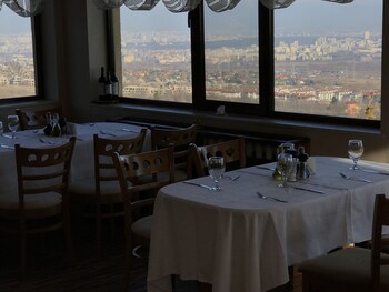 Hotel Restaurant Chairite (هتل رستاورانت چیریت) 