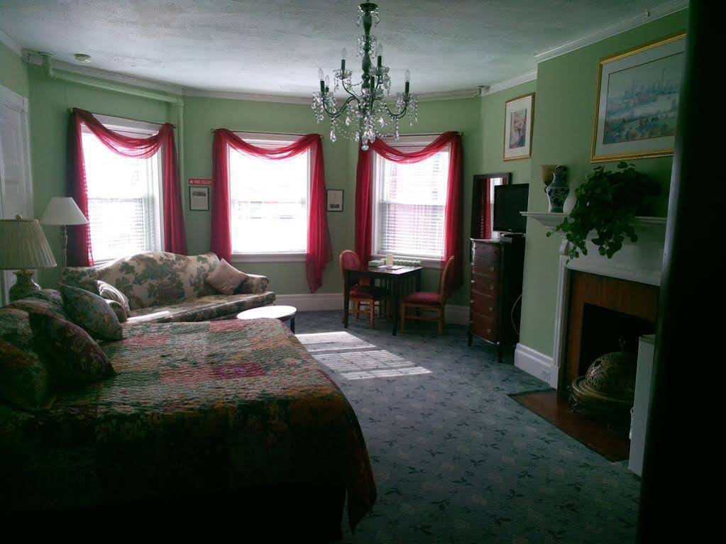 463 Beacon Street Guest House 