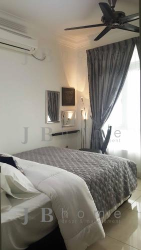 Golden Sand Seaview Residence Suites 