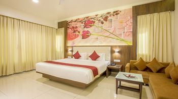 Sai International Hotel Guestroom