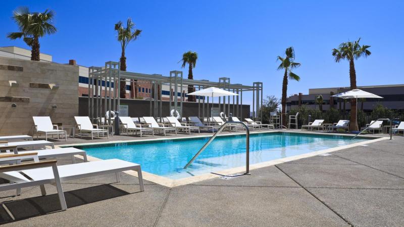 Element Las Vegas Summerlin (المنت لاس وگاس سومرلین) Pool