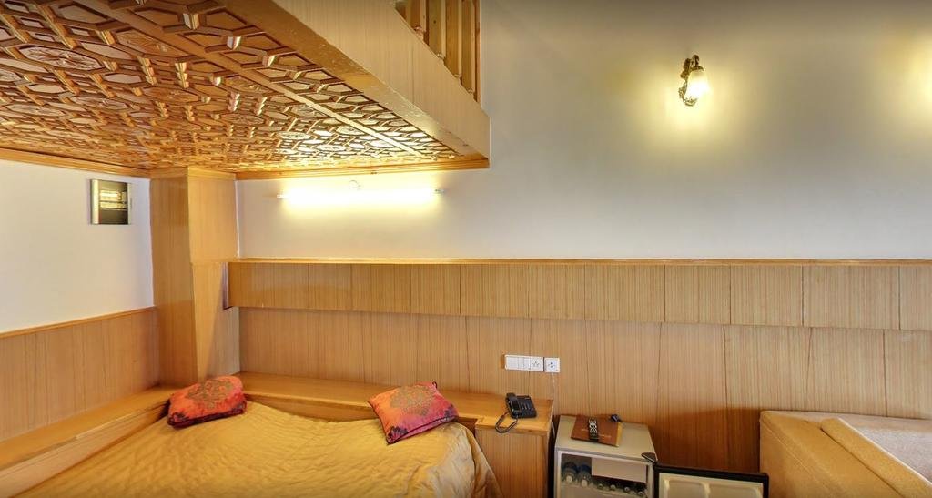 Hotel Green Top 