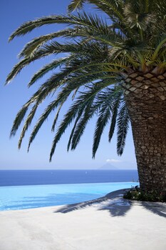 Hotel Ravesi Outdoor Pool